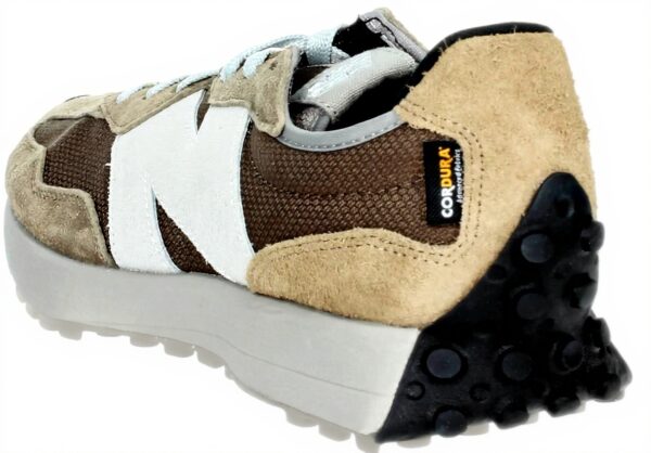 New Balance 327 Sneaker Uomo Design Classico Suola Tappini