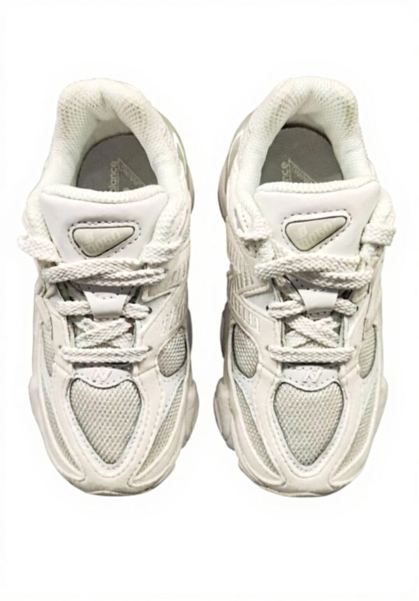 New Balance 9060 Sneaker Bambini Ragazzi Design Futurista