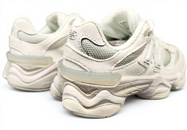 New Balance 9060 Sneaker Bambini Ragazzi Design Futurista