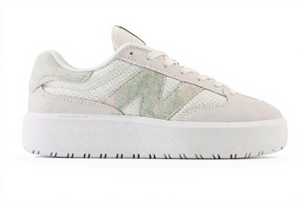 New Balance 302 Sneaker Donna Bianco, design iconico e