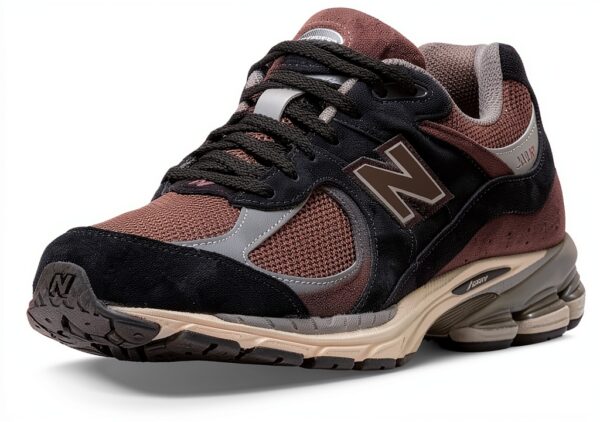 New Balance Scarpe 2002R Nero Uomo Sneaker Casual